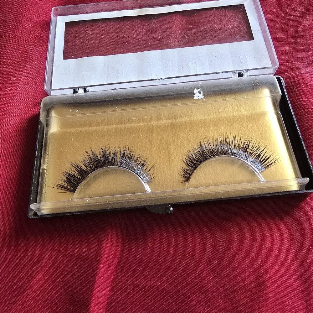mink false eyelashes Glue not included